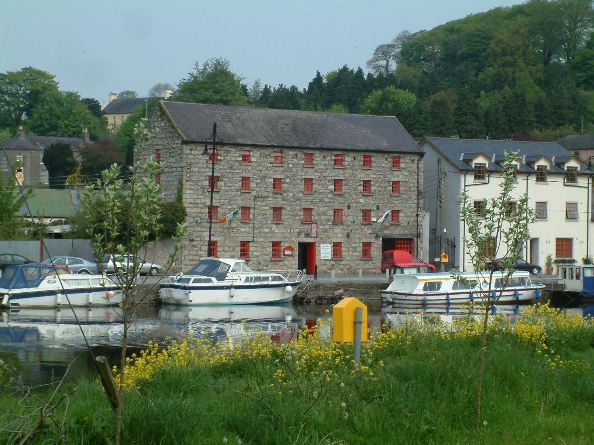 Waterside Guesthouse Graiguenamanagh Екстериор снимка